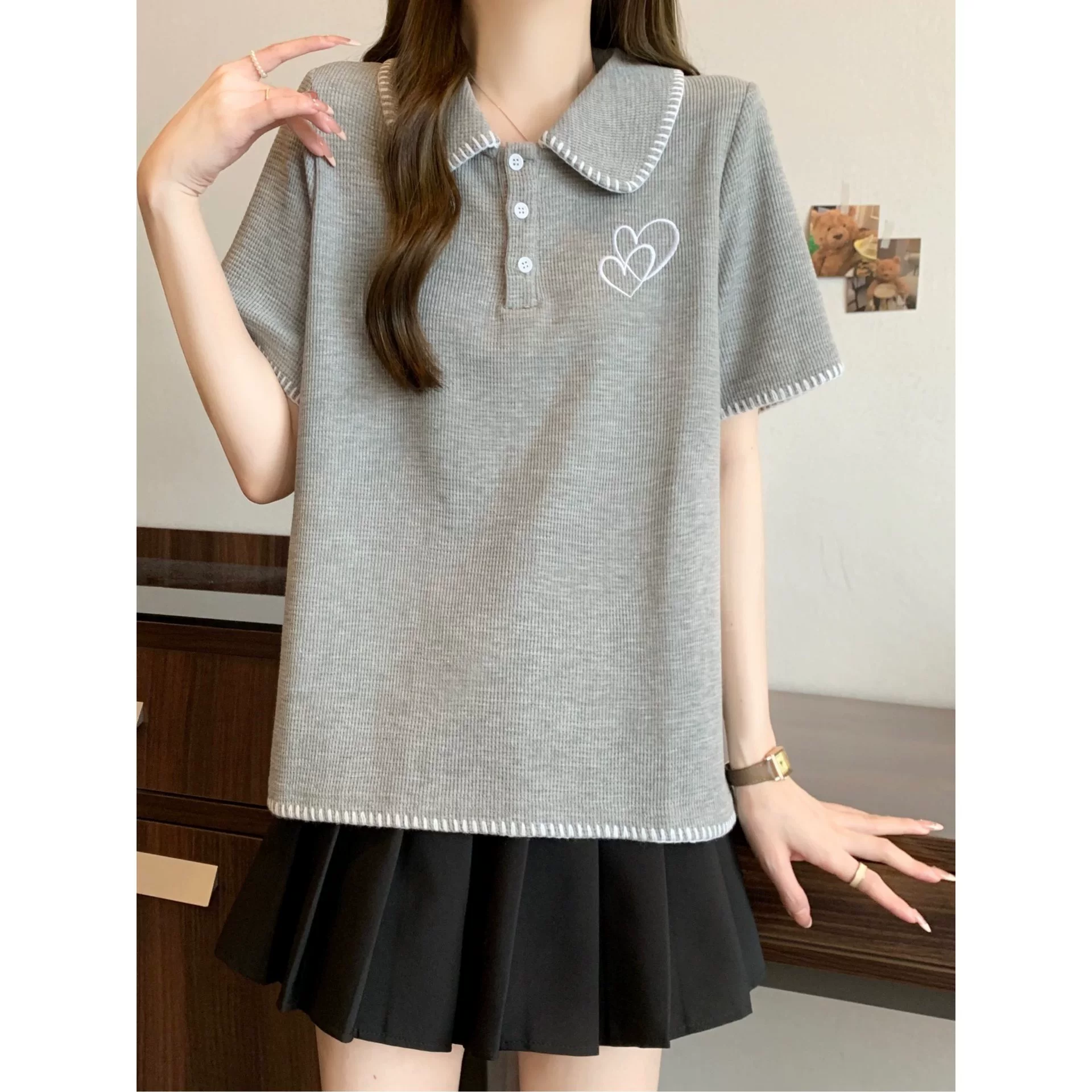 Женская летняя рубашка-бебидолл с коротким рукавом, дизайн для правого плеча, больших размеров, для полных девушек, скрывающая живот, стройнящая, 2025 г.