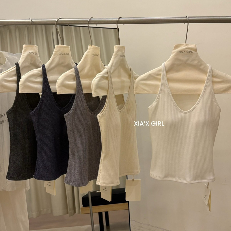 New autumn style old money style ribbed U-neck camisole with chest pads and beautiful back design HSNYD01016D New autumn style old money style ribbed U-neck camisole with chest pads and beautiful back design HSNYD01016D