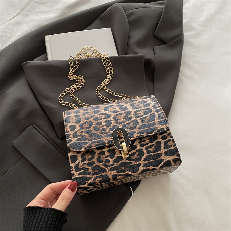 Estilo occidental simple y elegante hermoso bolso femenino 2024 nicho nueva tendencia retro bolso de mensajero bolso de hombro personalizado