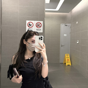 �Sֻֻzzpalette �r�ֶ�����~һ�¶ഩ�����Y����б�����T��Ů��