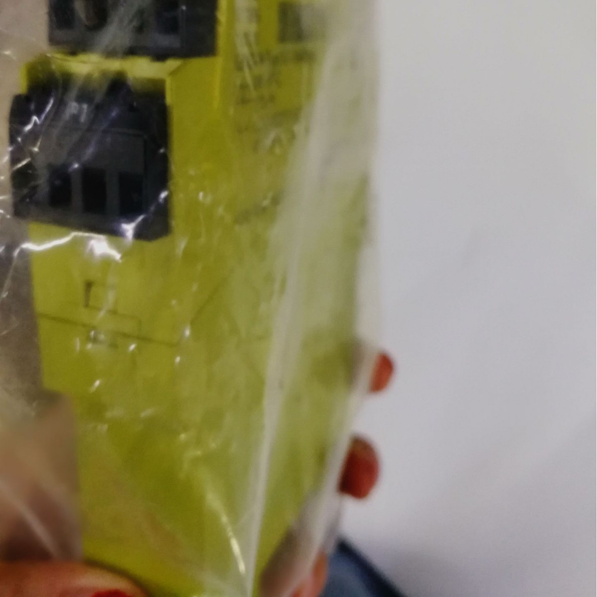 全新原装正品PILZ 皮尔兹 777355 P2HZ X4P 24VDC 3n/o 1n/c现货