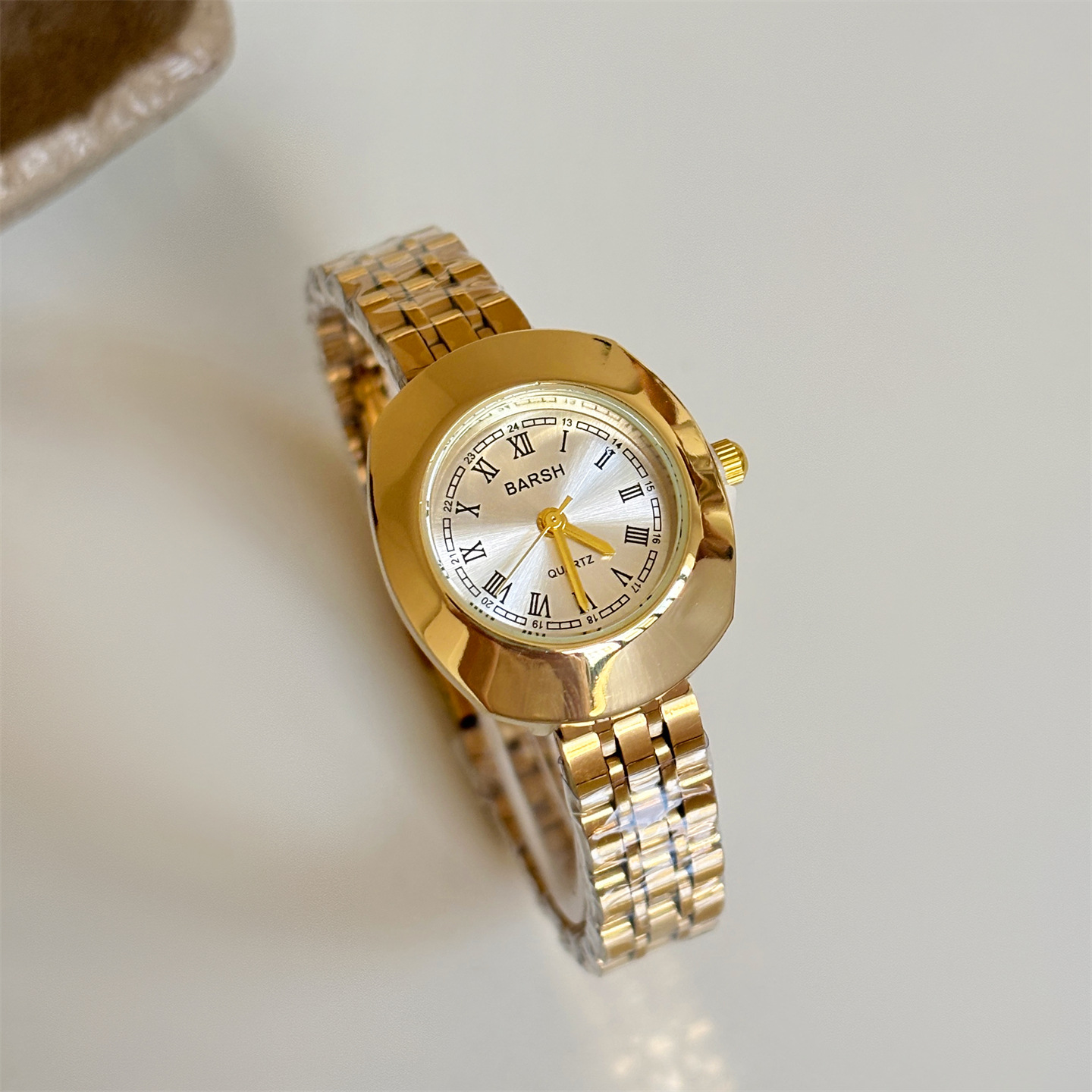 Retro Style High-End Watch for Women, Medieval Gold Watch, Niche and Versatile Women's Exquisite Watch