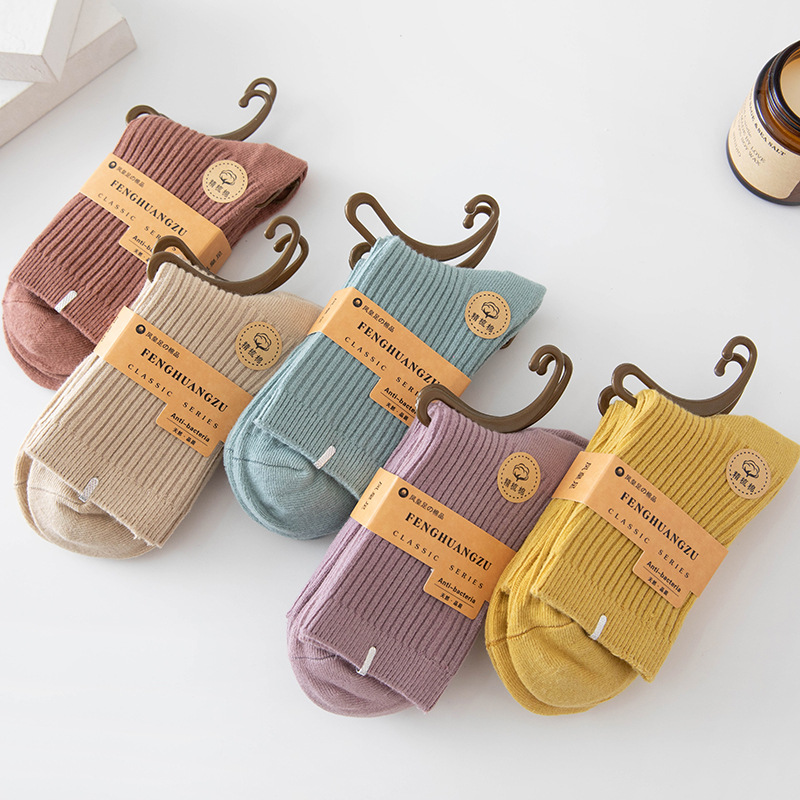 New women's double-needle socks solid color casual mid-calf cotton socks autumn and winter thickened warm combed cotton women's socks wholesale