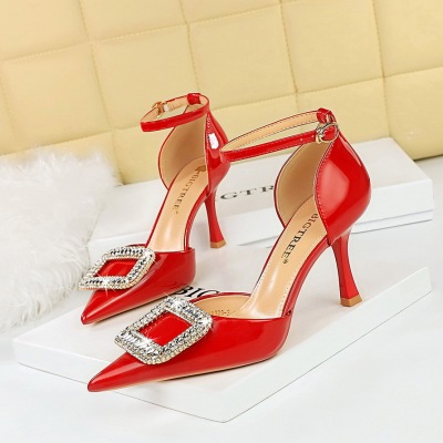 8323-K32 European and American style hollow shoes women&apos;s shoes with high heels, patent leather, shallow mouth, poi