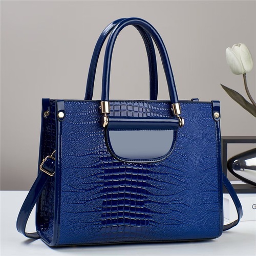 Elegant Minimalist Handbag with High-Quality Texture, Women's 2024 New Casual Versatile Shoulder Crossbody Bag for Commuting