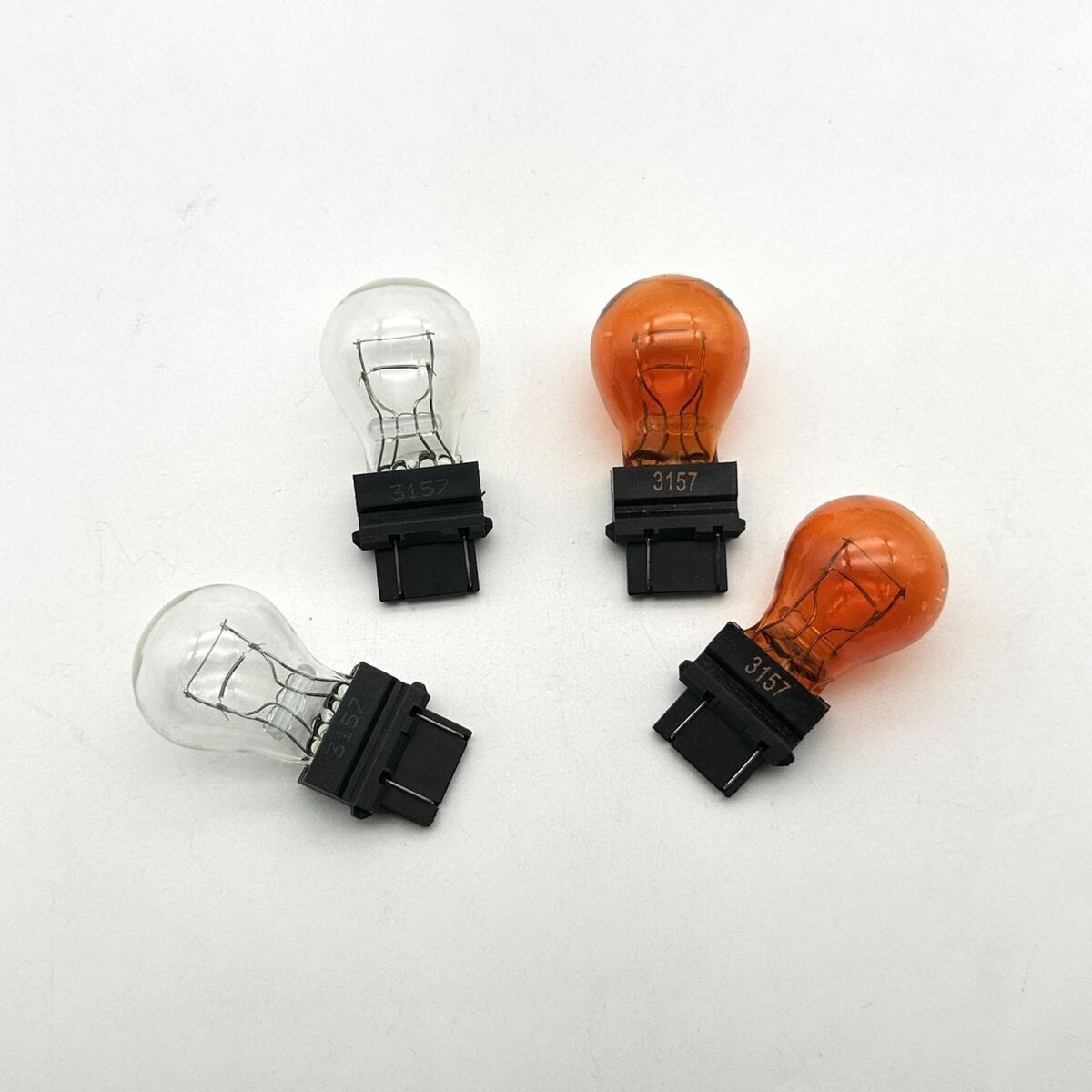3157 12V27/7W 汽车尾灯白泡 转向灯指示灯3156 12V 27W 刹车灯泡
