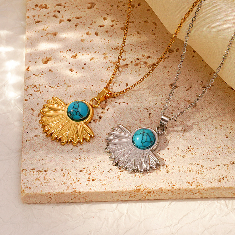 Collier d'amour en queue de poisson de luxe léger transfrontalier mode or naturel turquoise pendentif en acier titane en forme d'éventail collier de clavicule chaîne pour Wo_voghion.com