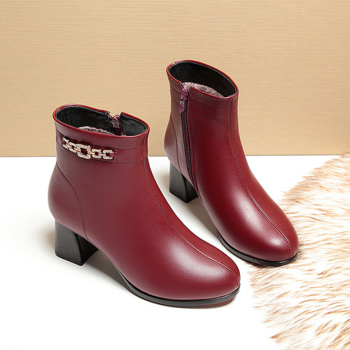 Mom's cotton shoes, women's winter velvet-lined soft leather shoes, warm and non-slip short boots, middle-aged and elderly mid-calf winter boots