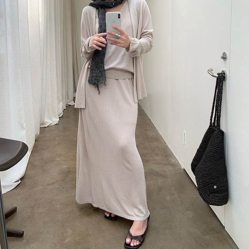 2026 New Spring and Summer Women's High-Waisted Slimming Mid-Length A-Line Skirt, Simple Korean Style for Commuting 2026 New Spring and Summer Women's High-Waisted Slimming Mid-Length A-Line Skirt, Simple Korean Style for Commuting