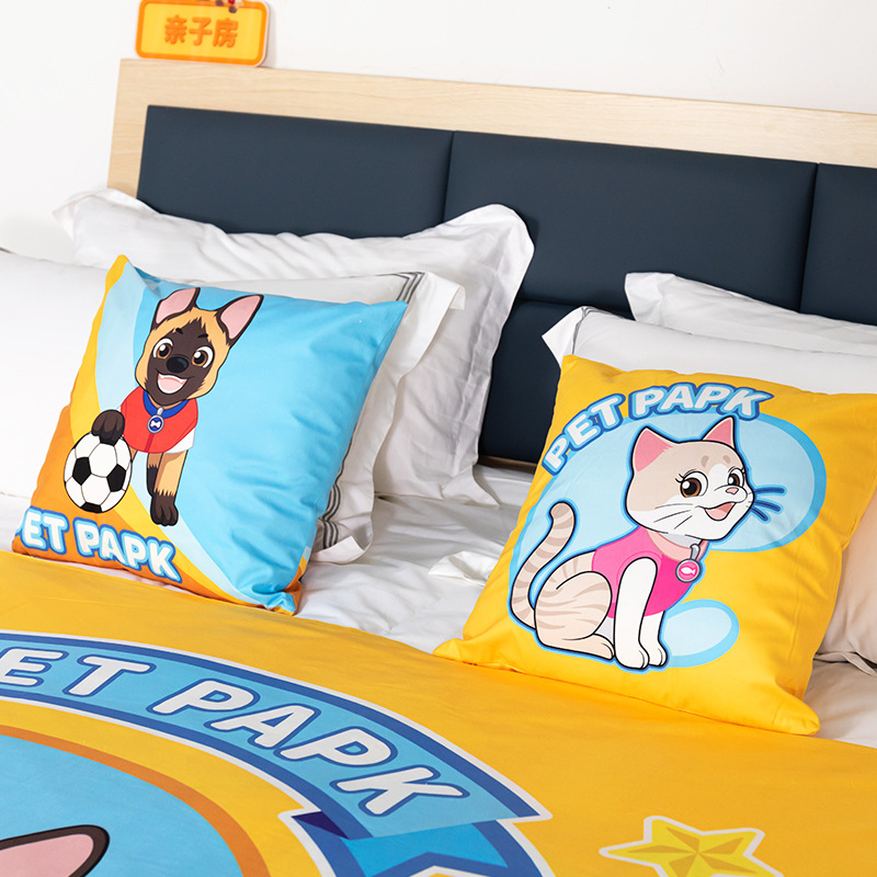 Hotel diseño de la habitación entre padres e hijos hotel para niños lindo tema de dibujos animados para mascotas decoración de la habitación familiar cama cubierta cama cola toalla almohada