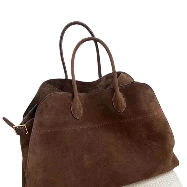 Small design capacious retro shoulder bag