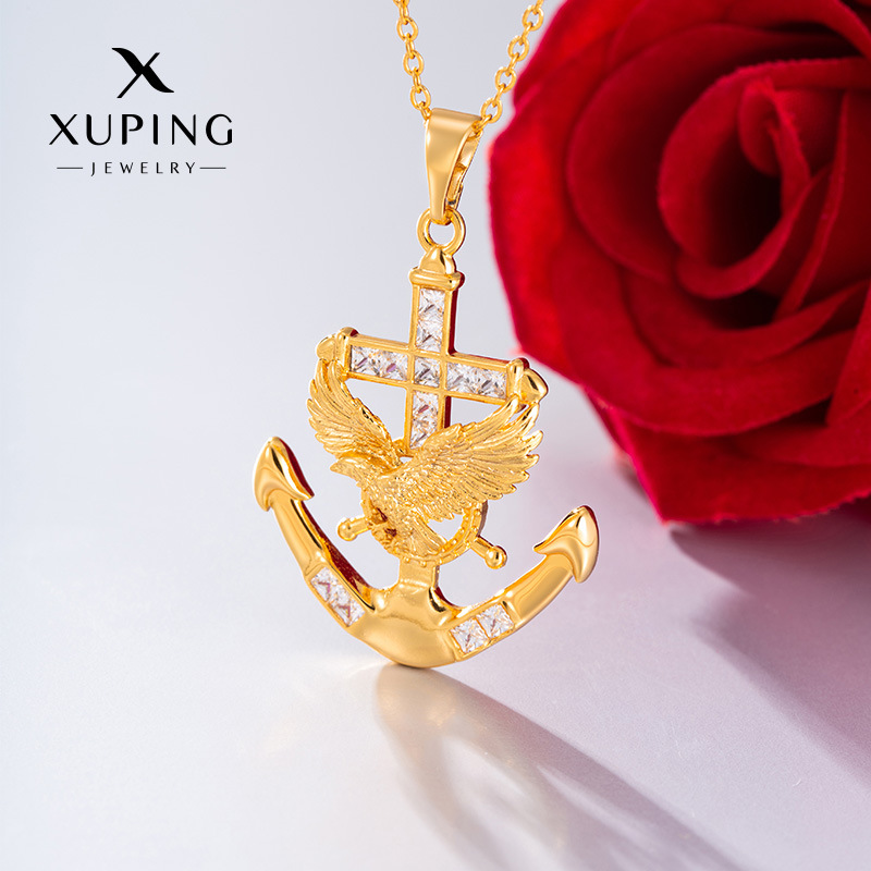 Xuping cruces de ancla de barco colgante de águila voladora de lujo ligero joyas artificiales personalidad de nicho de estilo para hombres y mujeres decoración