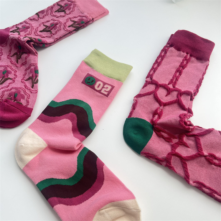 Women's Elegant Lady Color Block Cotton Crew Socks A Pair display picture 5