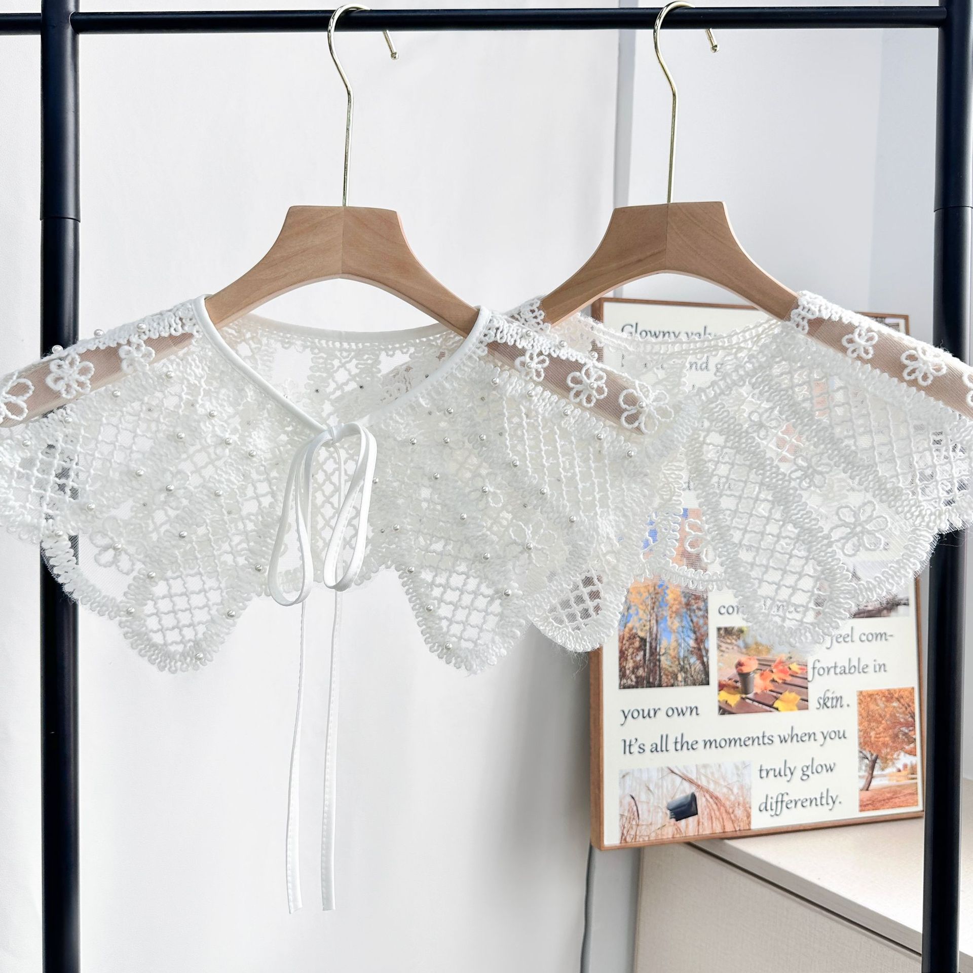 Mesh splice encaje perlas adornadas con diseño de lazos de cuello falso hueco exterior con chicas correa coreana decoración de chal