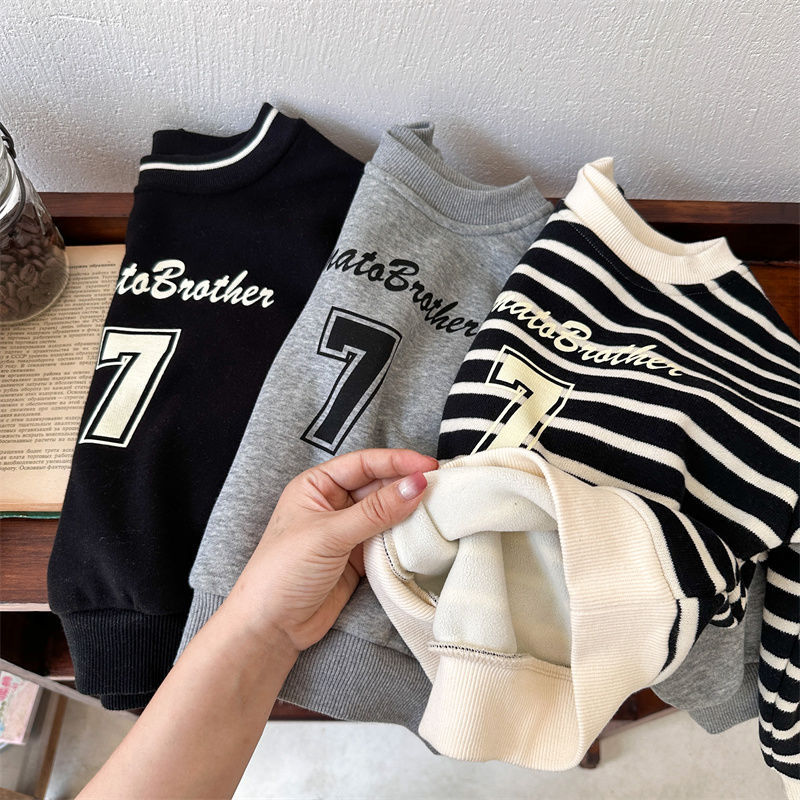 Suéter de los niños de invierno nuevos niños y niñas bebé, además de terciopelo engrosada Jersey de rayas bebé letra impresa superior