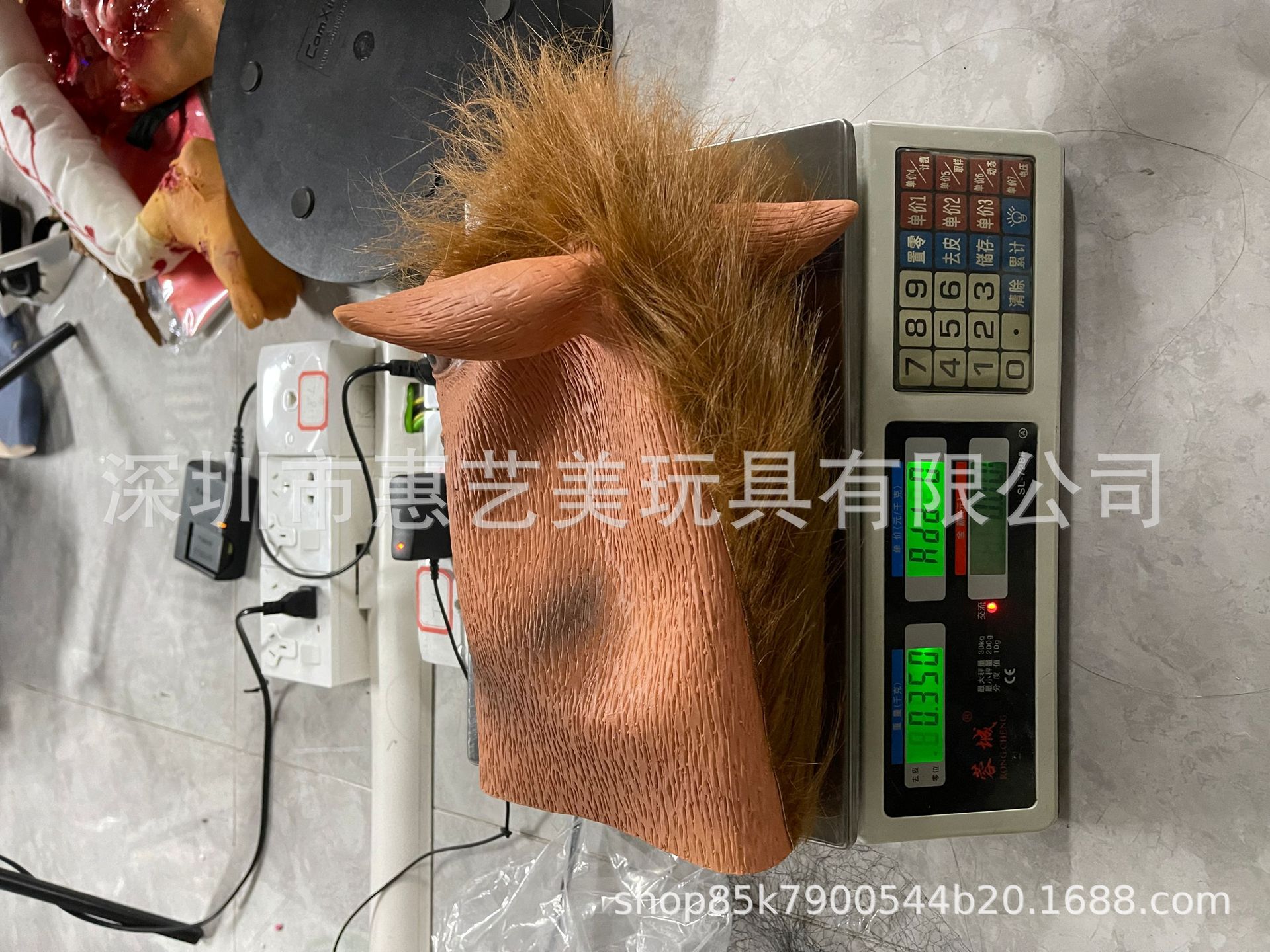 1340391945-821365471-C5A2D8802