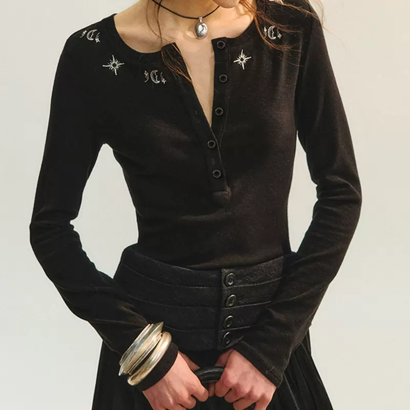 做货中 素织星绣 2026星星月亮刺绣弹力修身T恤女内搭打底衫新款