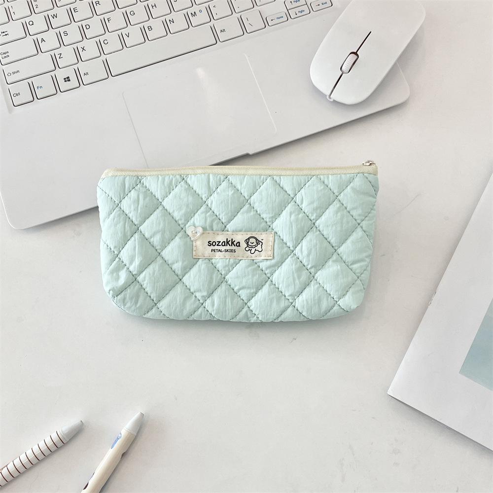 High quality cosmetic bag with diamond pattern, capacious handheld pencil case for students