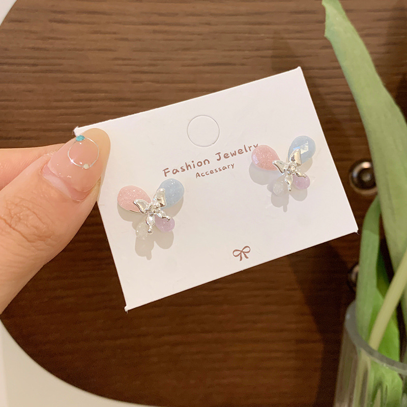 春夏新作カラー蝶イヤリングレディース花シルバーニードル仙気小衆高級感学生蝶結び耳飾り