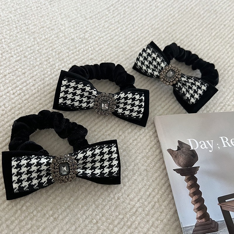 Classico anello per capelli con diamante grigio pied de poule bianco e nero, fiocco delicato, semplice elastico per capelli in tessuto, anello giapponese e coreano per l'intestino crasso_voghion.com