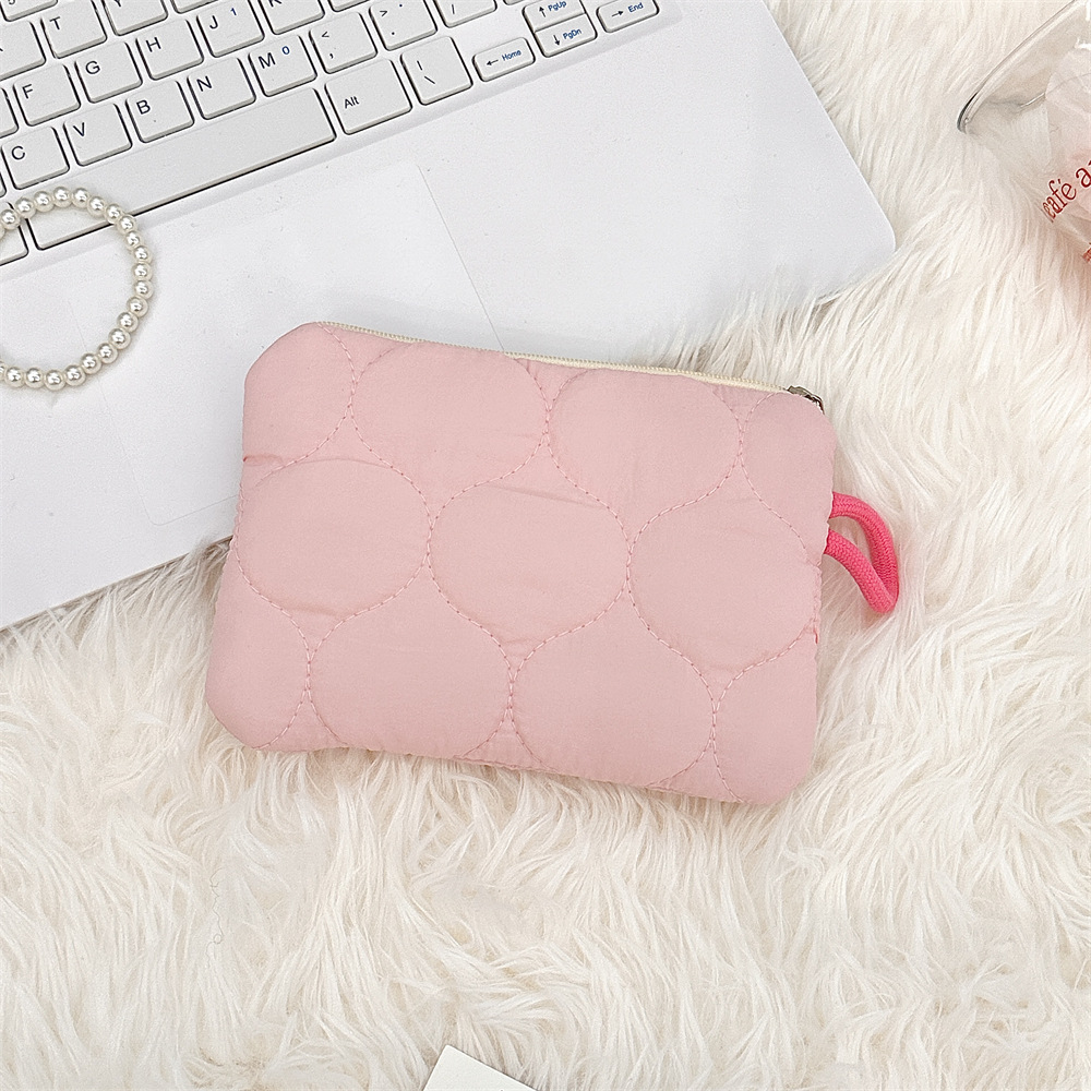 Small gourd-shaped light pink coin purse