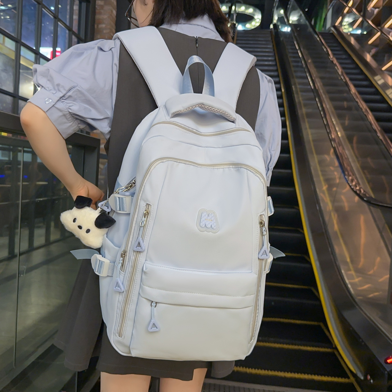中学の高校の小学生は背もたれのかばんのファッションの大容量を減らします。