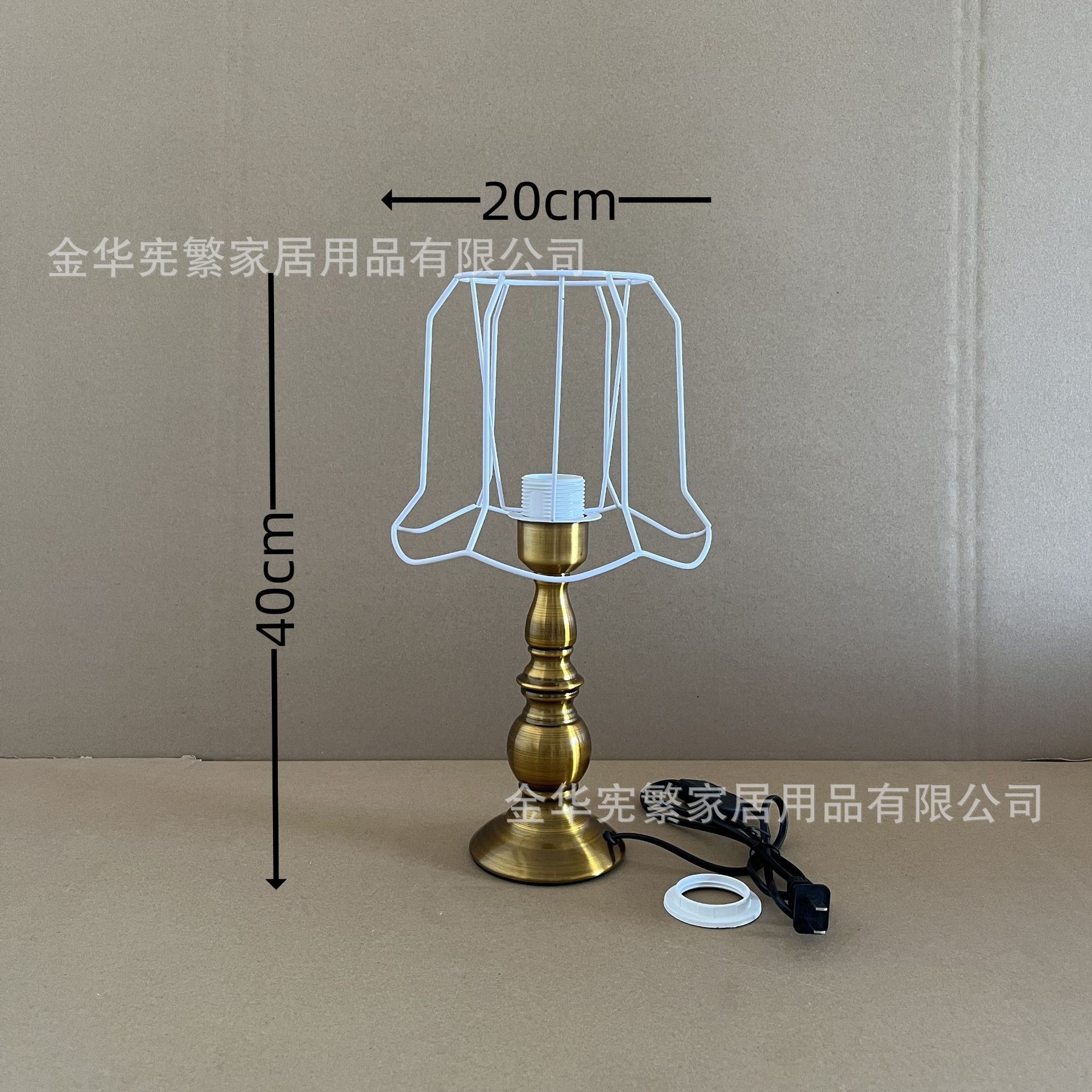 Estilo europeo de lujo ligero retro dorado antiguo calabaza de cobre base de metal marco de hierro combinación E27 con lámpara de mesa retro casera DIY