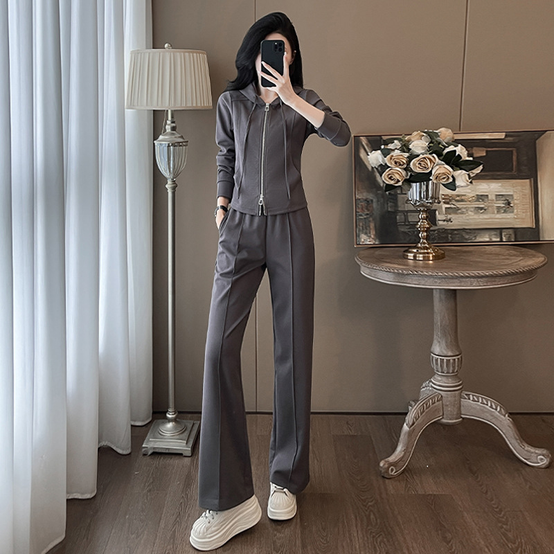 회색