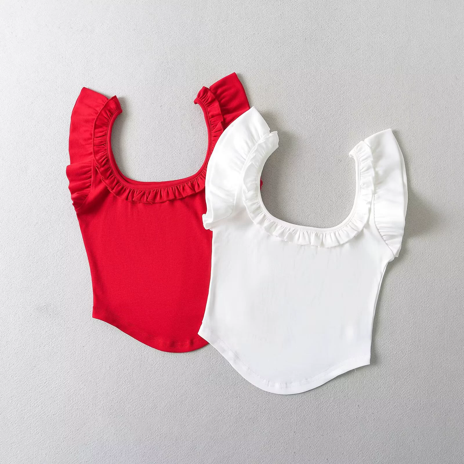 Женский оптовый топ с квадратным вырезом, рюшами, короткими рукавами-крылышками, облегающий, универсальный, подходит для ношения поверх другой одежды, футболки.