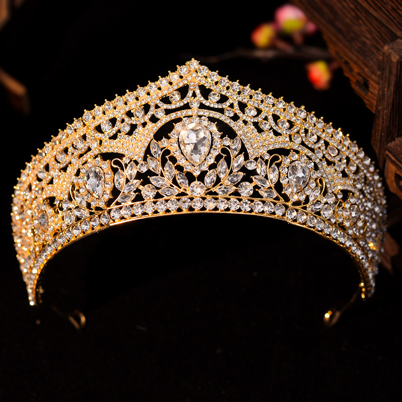 New Bridal Tiara Crown Luxury Atmospheric Water Brick Baroque French Style Wedding Photo Dress Birthday Crown New Bridal Tiara Crown Luxury Atmospheric Water Brick Baroque French Style Wedding Photo Dress Birthday Crown
