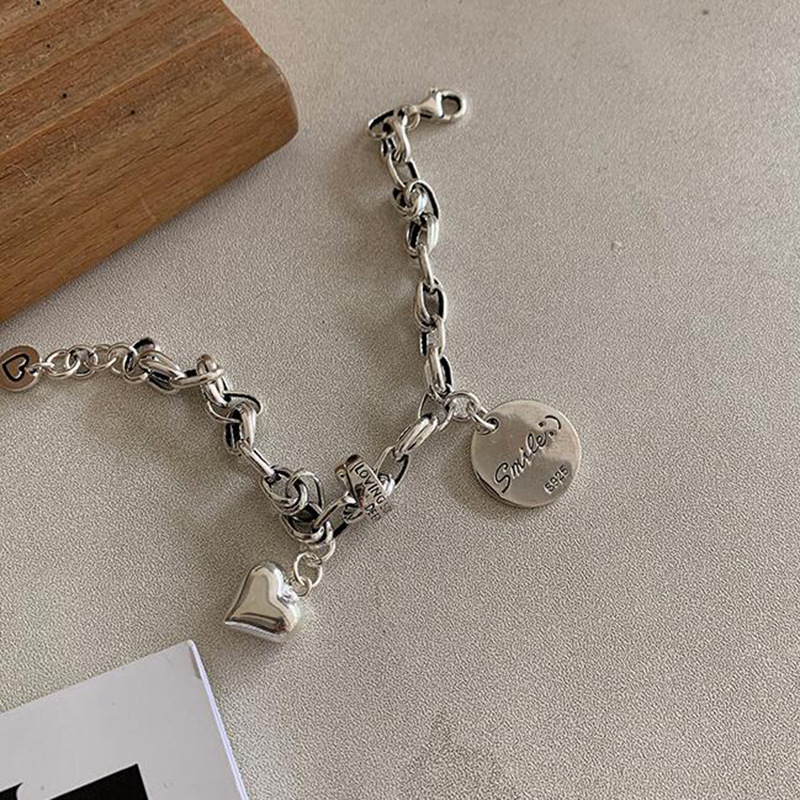 2021 Nuevo Lingote Retro Desgastado Corazón Pulsera Femenino Ins Especial-interés Diseño Redondo Marca Estudiante Estilo Frío Simple display picture 2