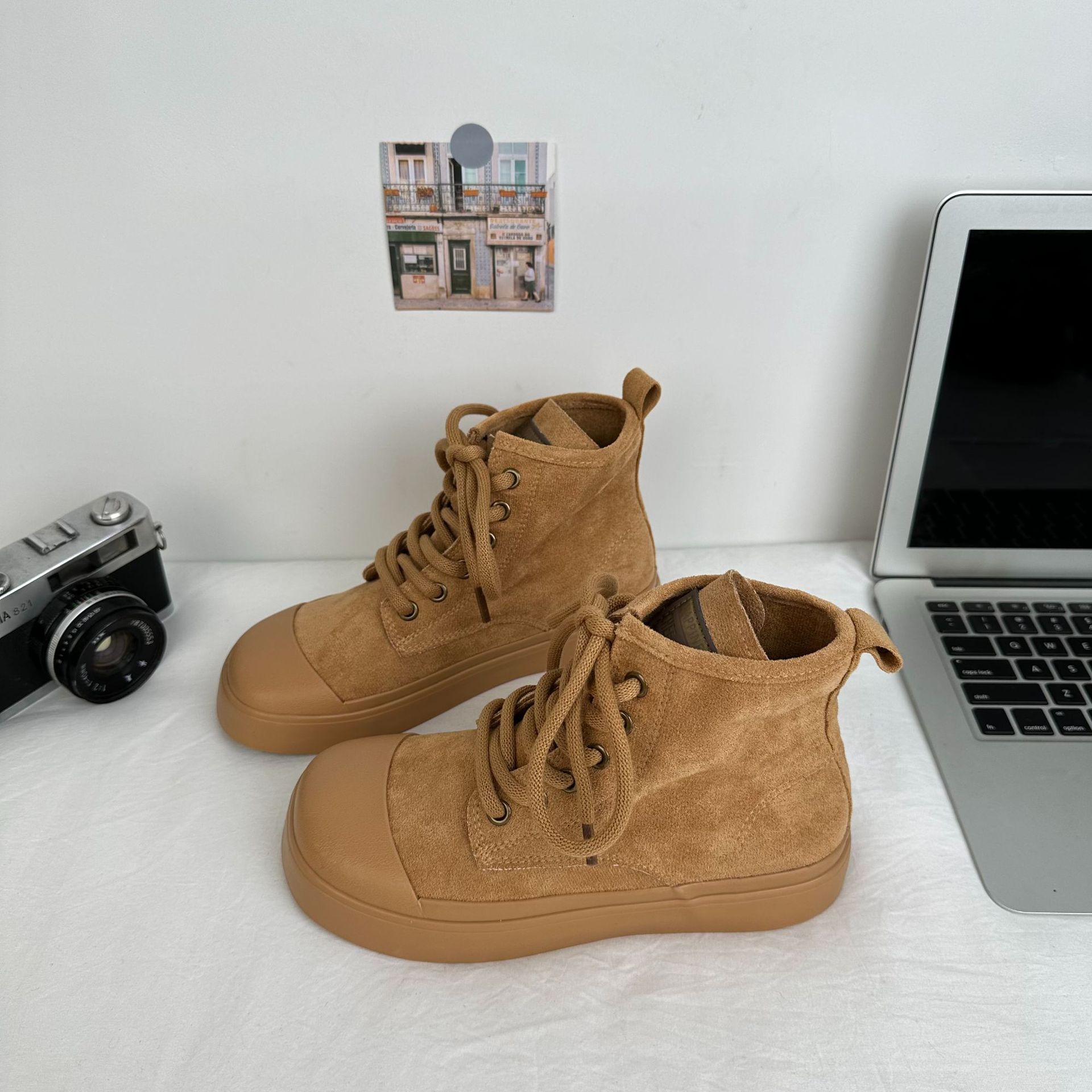 Zapatillas de plataforma de caña alta de onda lejana, todo fósforo 2024 otoño e invierno nuevas botas cortas, zapatos de lona casuales coreanos para mujer