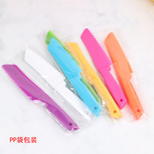 Children's plastic fruit knife birthday cake cutter bread dessert cheese knife peeling toy knife wholesale