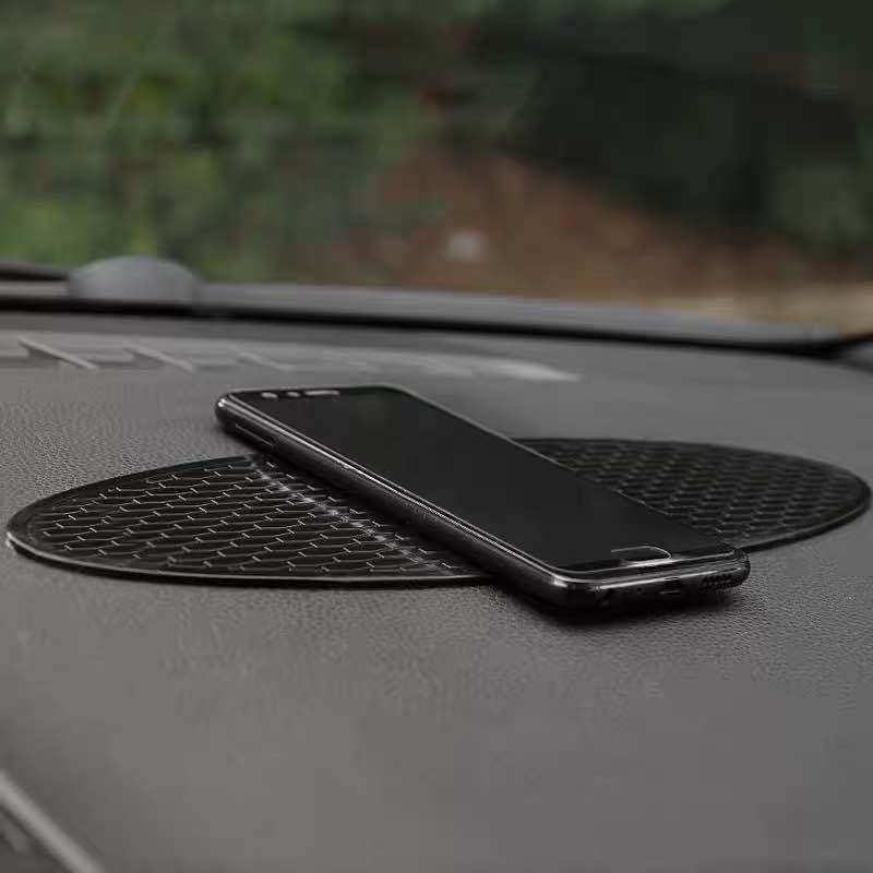 車の滑り止めマットの車の香水の計器台の置物の携帯電話の置物は車の多機能のシリコンの滑り止めマットの工場を貼ります。|undefined