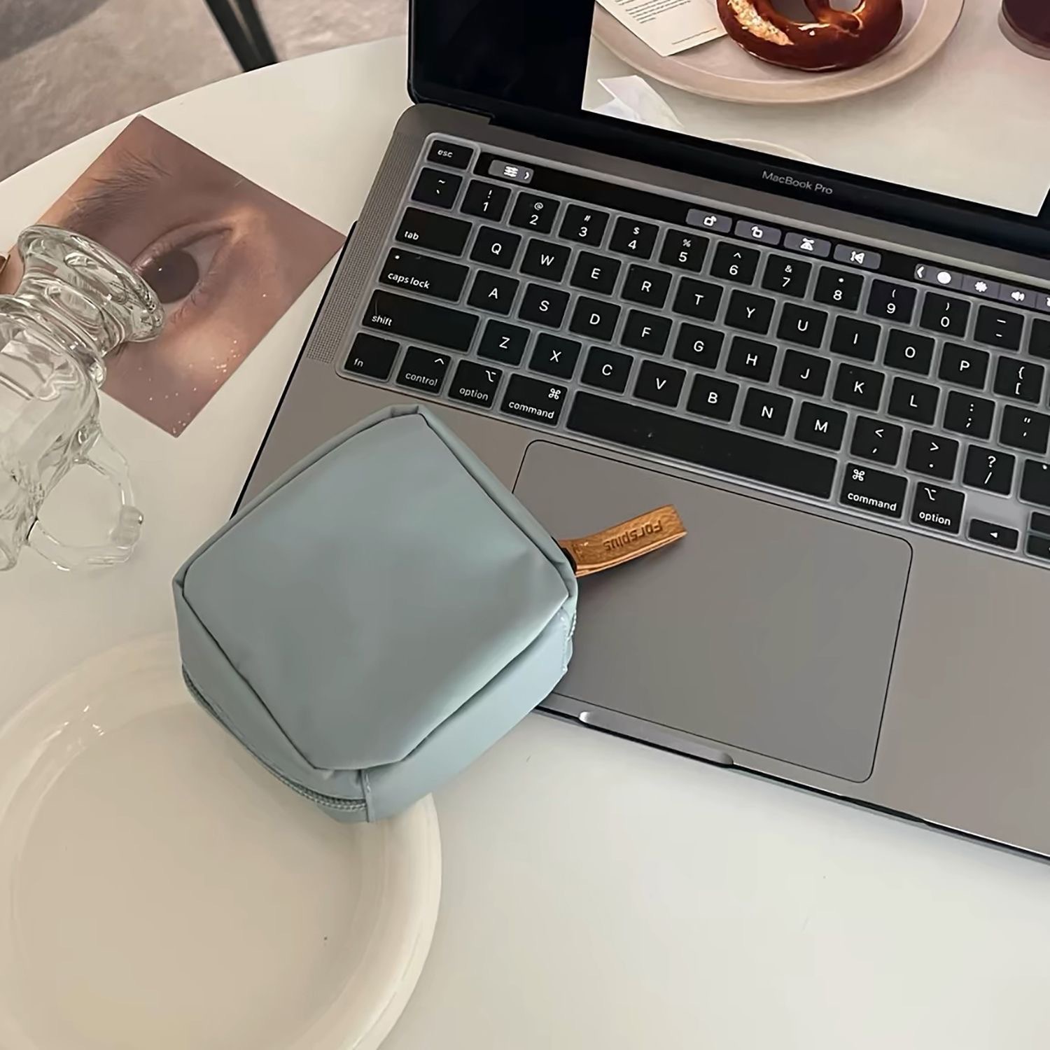 Bolso cosmético sobre rojo de nailon liso, sal, mini portátil simple, lindo tridimensional, bolsa de almacenamiento de color sólido de alto valor