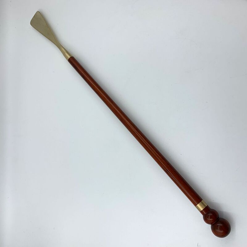 ベトナムの木造の靴は黒檀の木の長い柄を抜いて貝殻をはめ込んで靴の器の家庭用の靴を持ち上げます。|undefined