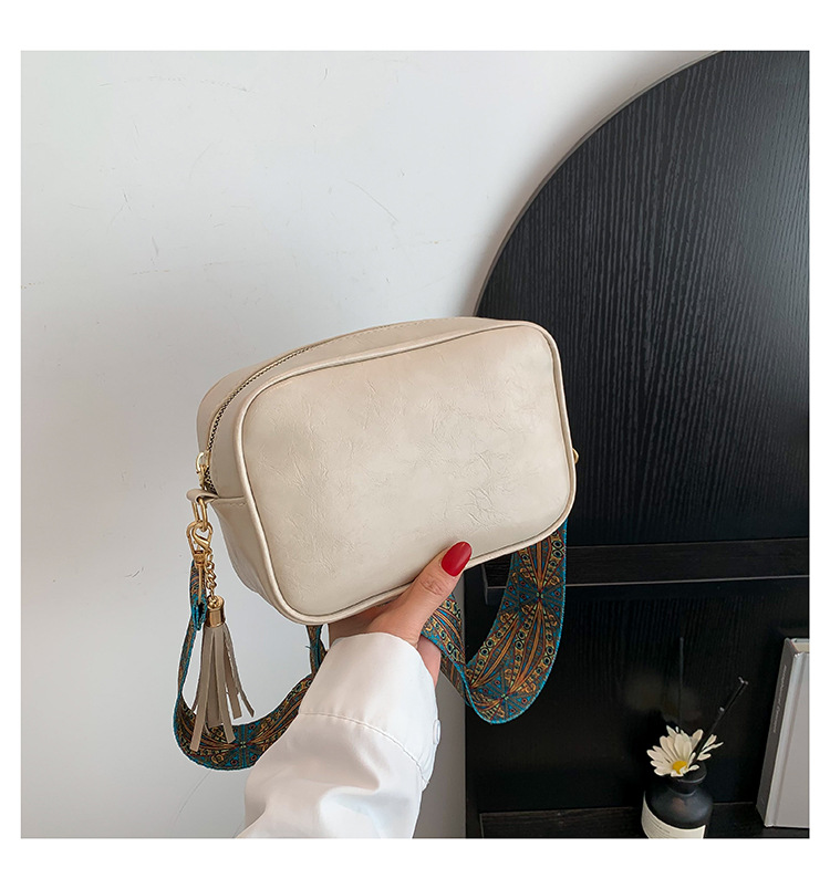 Bolso suave retro 2024, diseño flange, piel de aceite, correa ancha, pequeño bolso de mujer