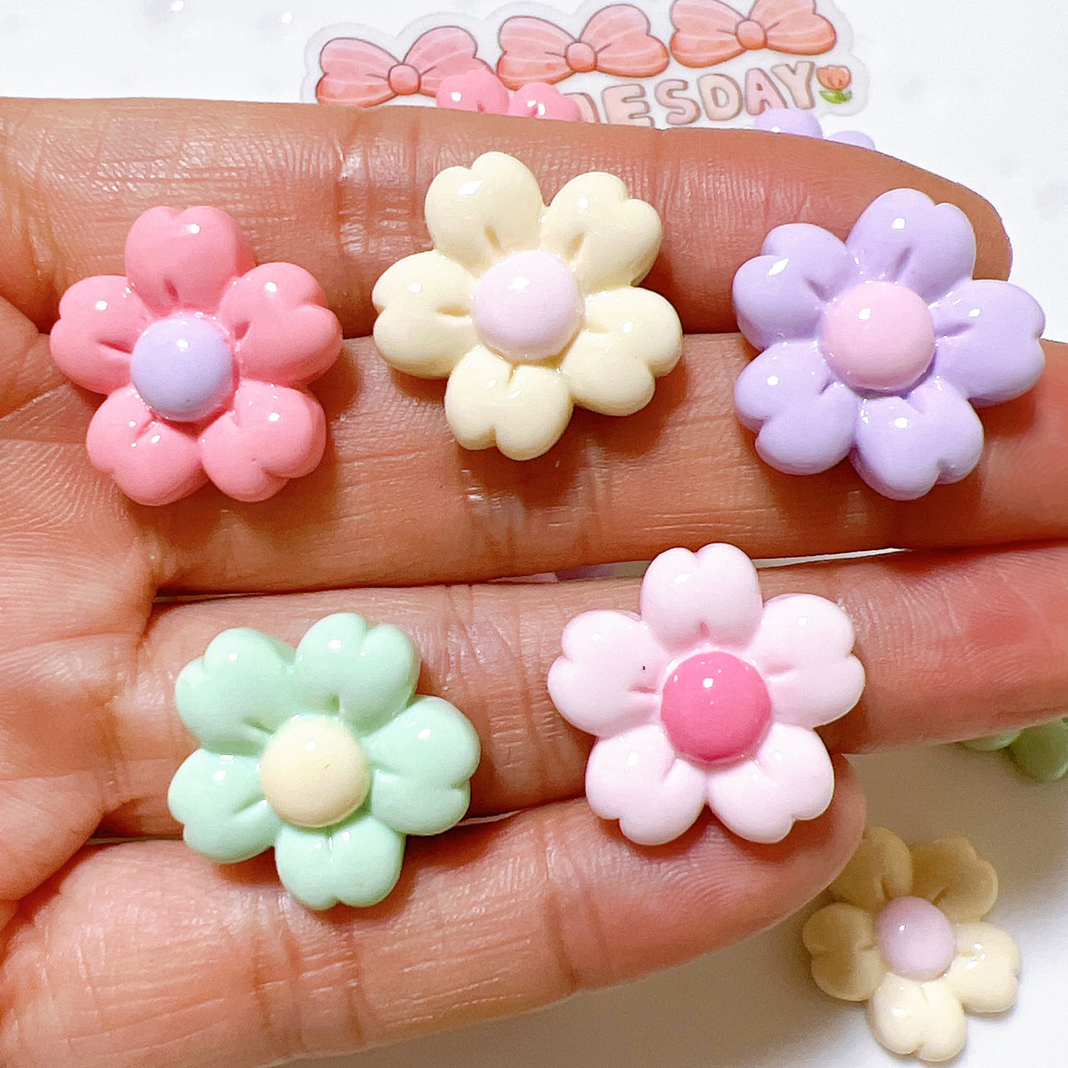 Accesorios de joyería de resina DIY caliente al por mayor brillante flor de cerezo jalea color accesorios para el cabello hecho a mano crema pegamento materiales hechos a mano