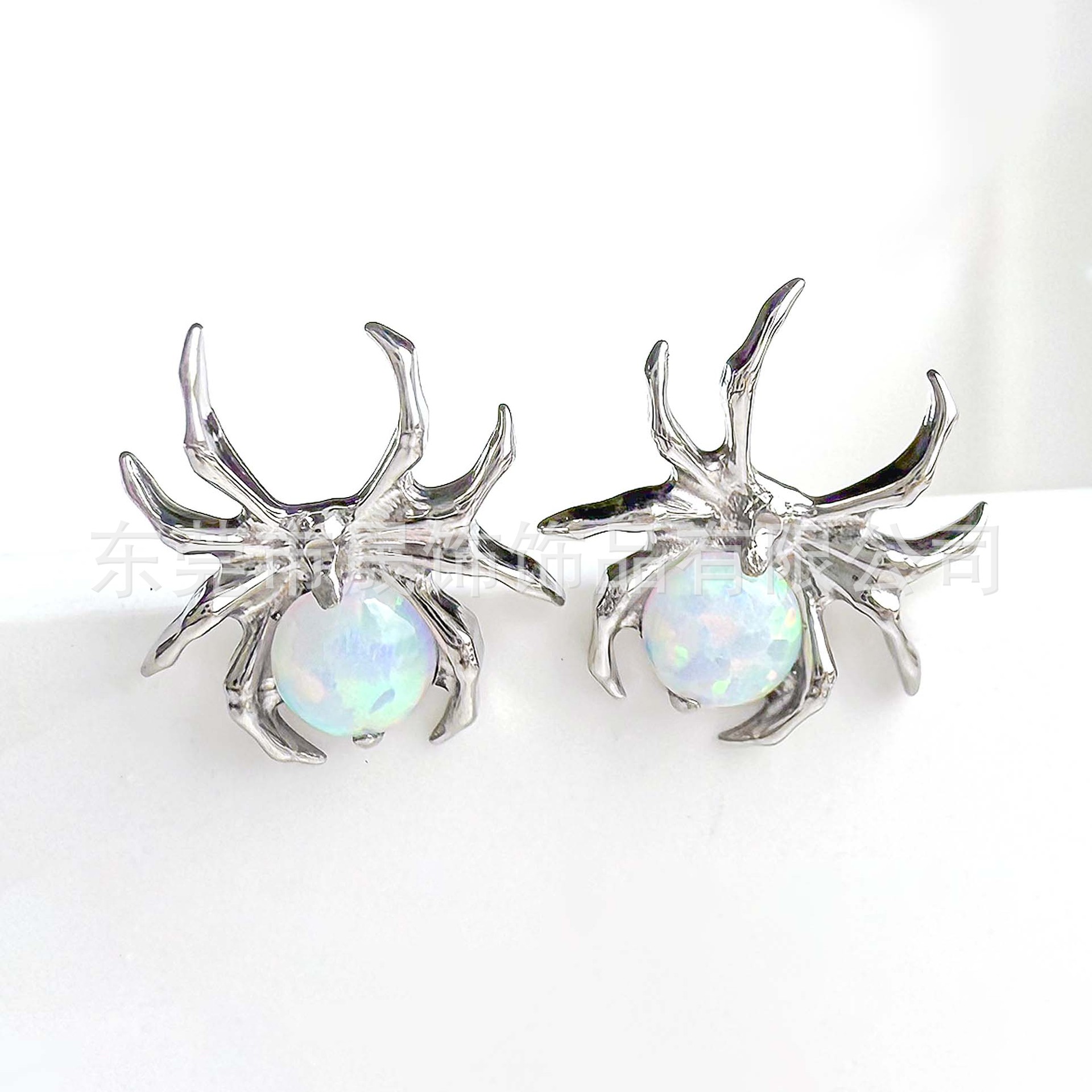 F136 Titanium 蜘蛛包 Studded 澳宝 Ear Stud Labret Stud G23 Implant Grade Titanium Helix Cartilage Stud Geometric 设计
