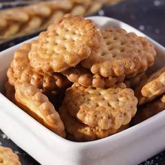 批發網紅休閒追劇零食品獨立袋裝整箱即食薄脆海鹽味日式小圓餅