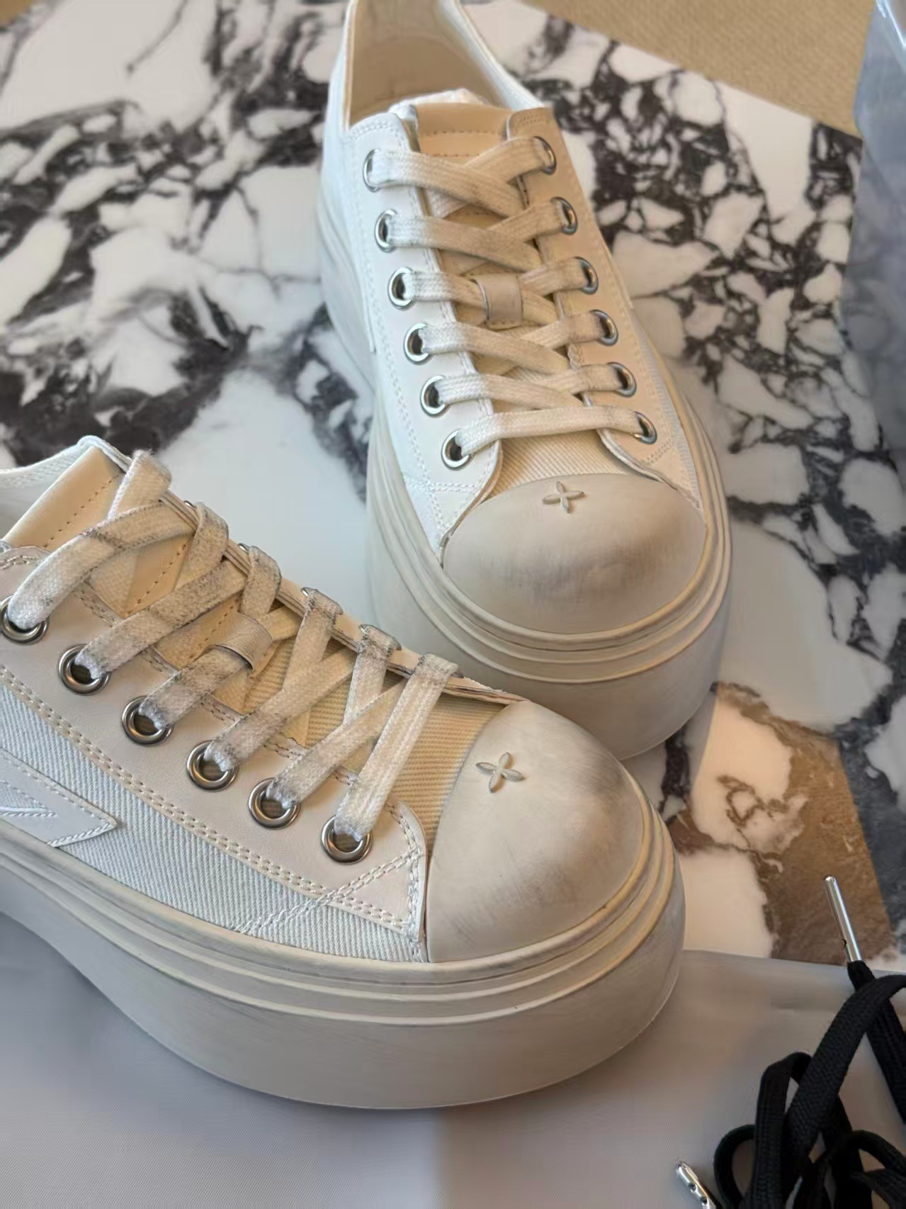 【25 신판】스노우 마운틴 화이트