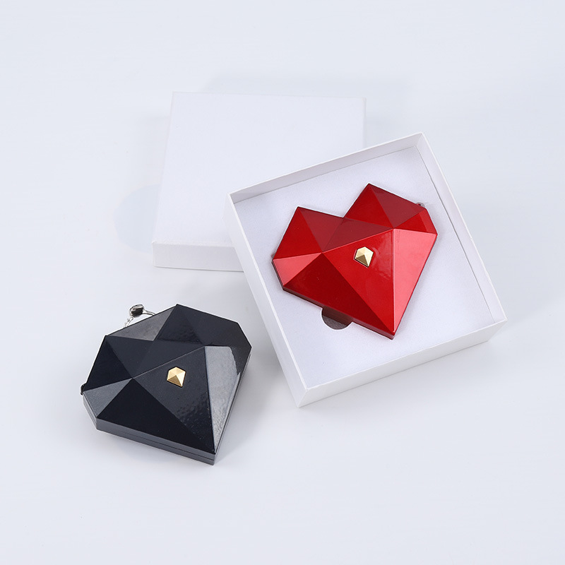 Caja de anillo de pintura en forma de corazón Caja de regalo del día de San Valentín Caja de embalaje de anillo creativo Caja de anillo de propuesta de boda de alto nivel Caja de diamantes al por mayor image 5