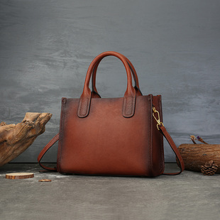 Retro capacious shoulder bag, genuine leather, high-quality style