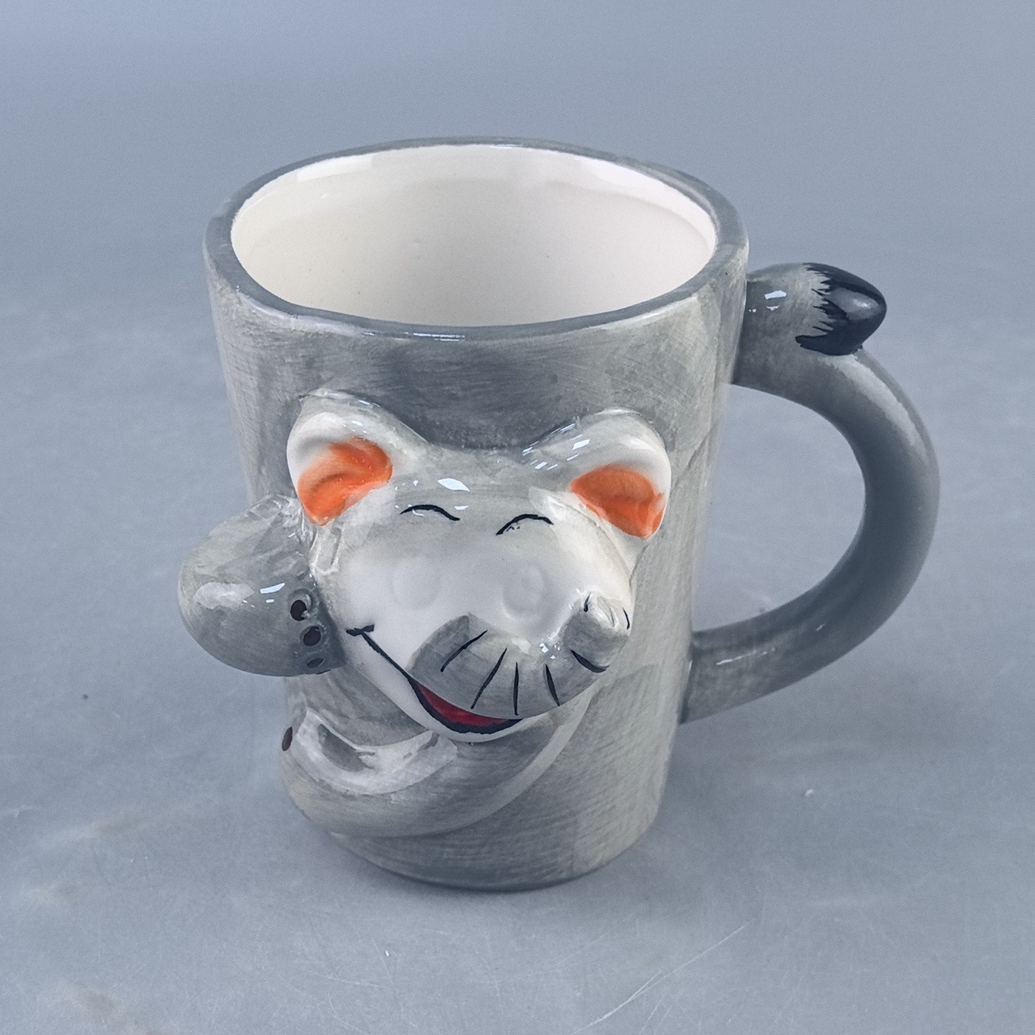 Cerámica creativa 3D animal relieve elefante taza de café regalo de mano taza roja de dibujos animados adorable taza de alto valor facial