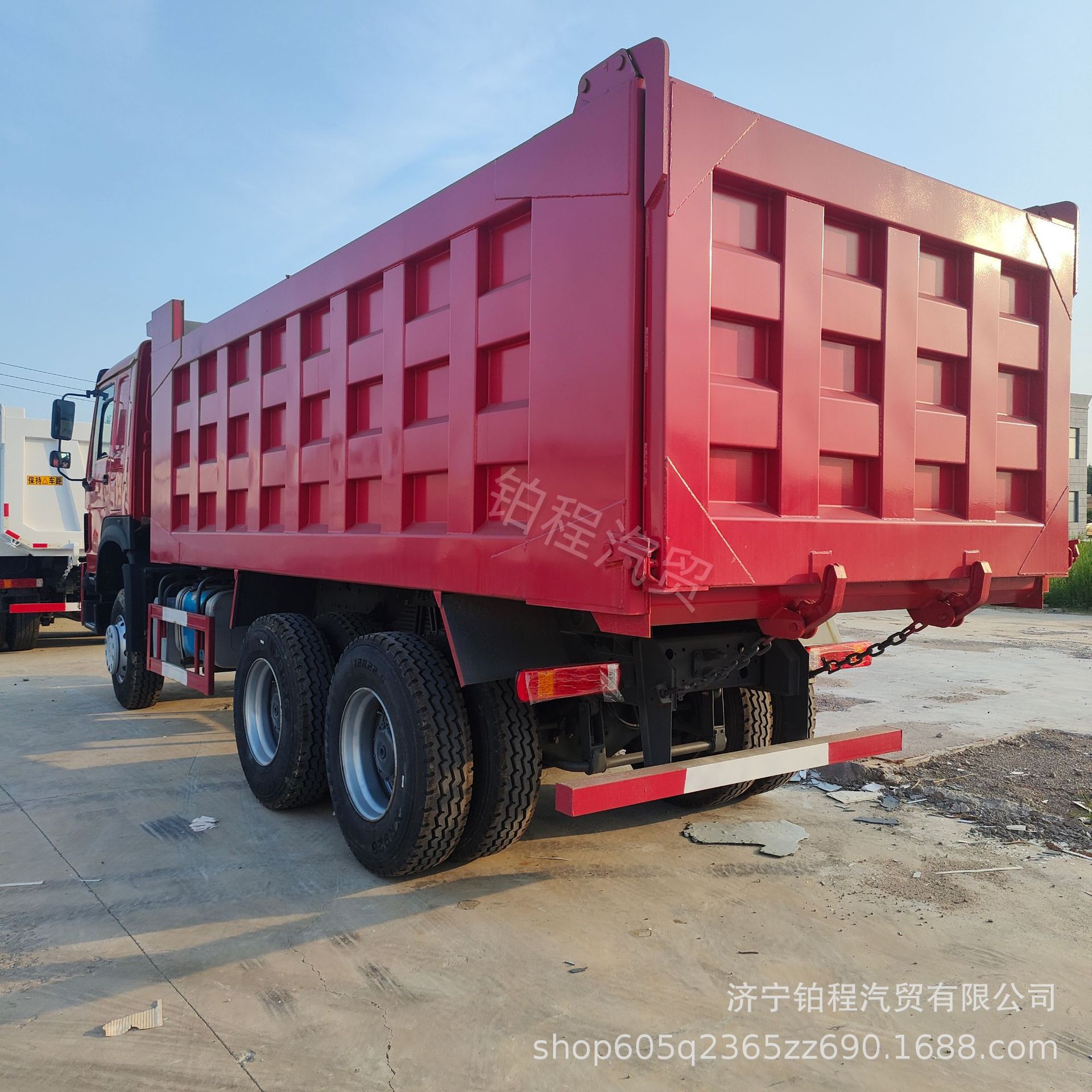 Export cross-border brand new Sinotruk Howo 6*4 dump truck, 400 horsepower, rear-tipping muck truck for mining areas