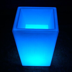 �S��ֱ��LED�l�ℓ�ⷽ�λ��������L��RGBȫ�ʕr�аl���b���