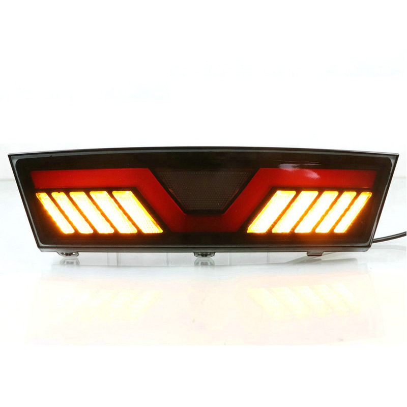 Tesla Model Y modified rear fog lights, Mustang-style three-function sequential running lights