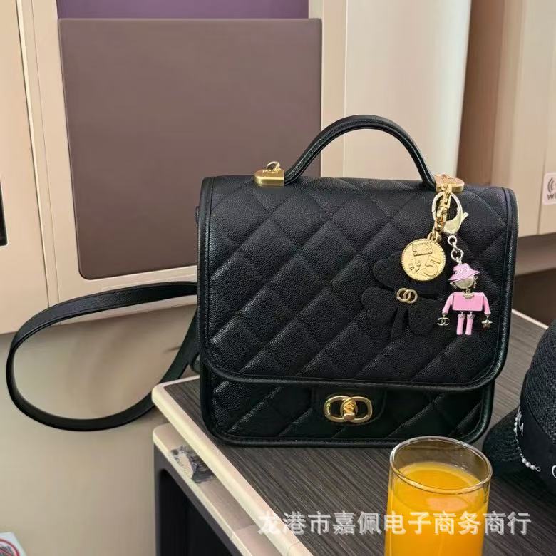 高版25B新款四叶草金币挂件双肩包小背包荔枝纹牛皮手提邮差包女|undefined