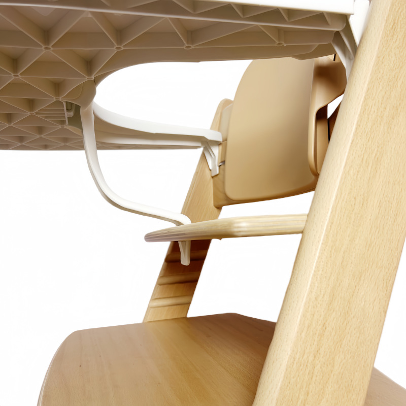 子供の食事椅子の大きいサイズの光沢のある食事の皿は囲いの金の宝の椅子の子供の成長の椅子の食事の皿を免除して防護の柵の金を免除します。