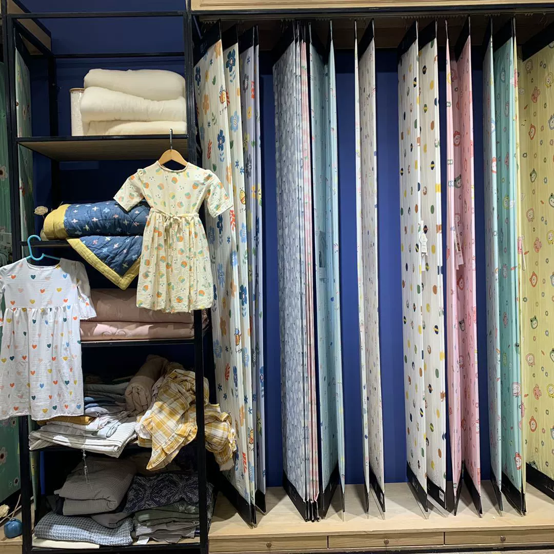 Двухслойное марлевое постельное белье из 100% хлопка, пододеяльник, простыня на резинке, наволочка, комплект постельного белья, подходит для всех сезонов, отправка случайным образом.